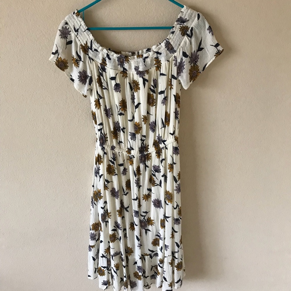 Floral off-the-shoulder midi dress